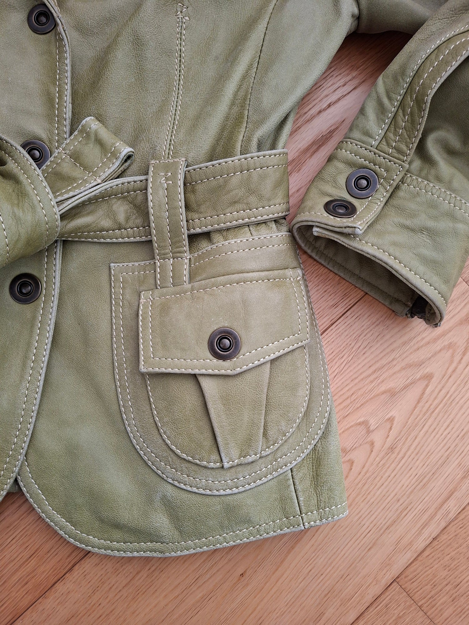 Saharienne en cuir vert