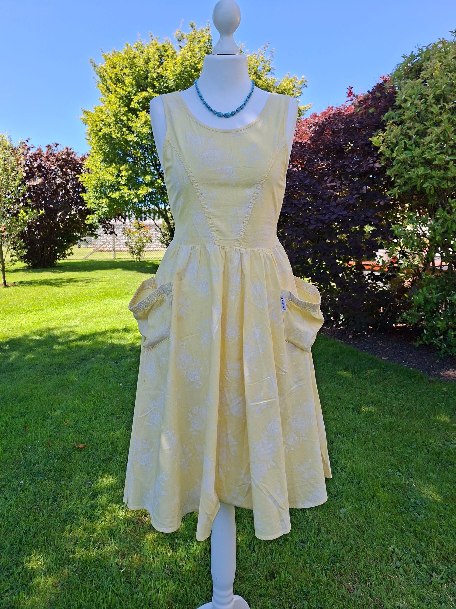 Robe dos nu