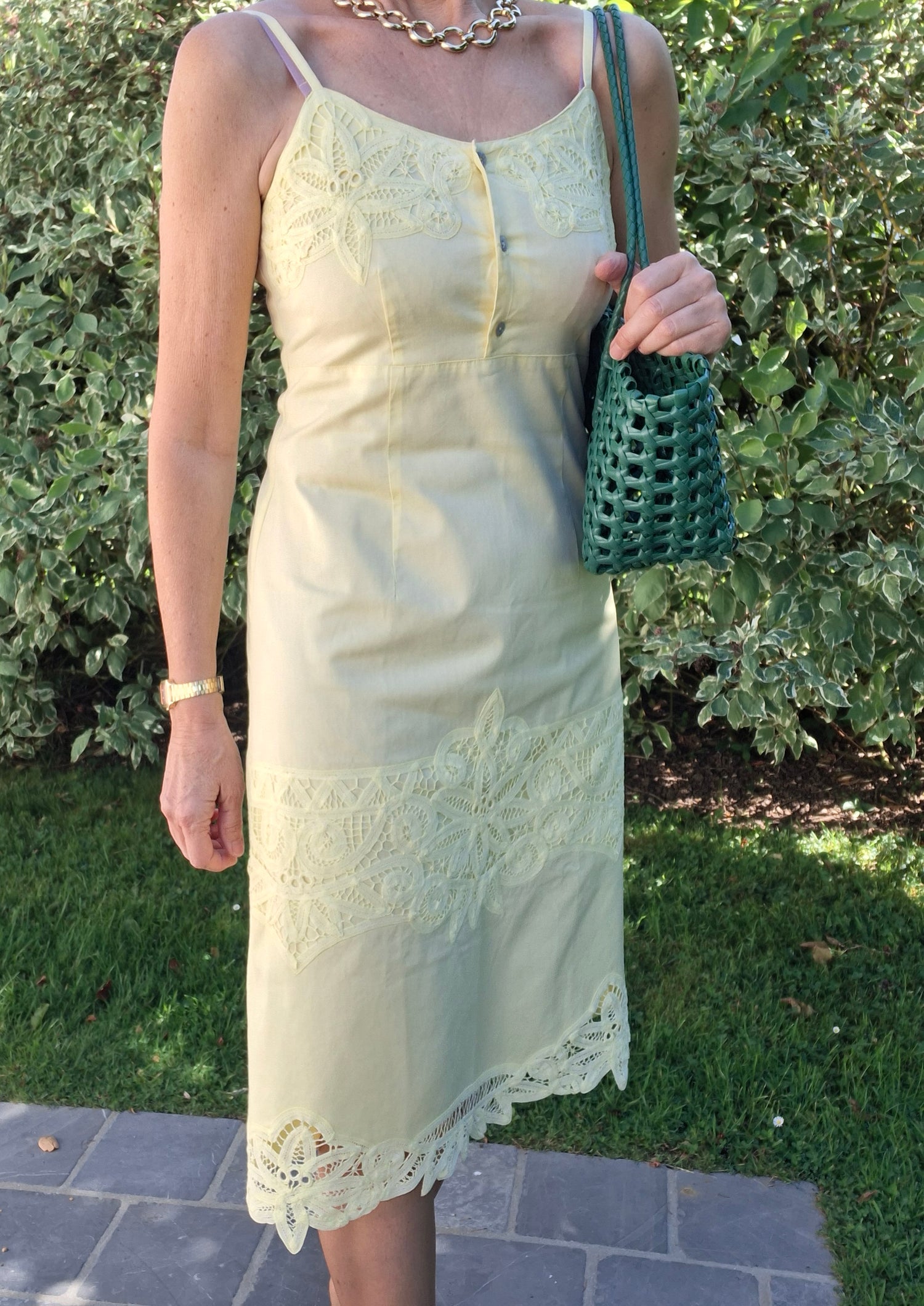 Robe brodée à bretelles