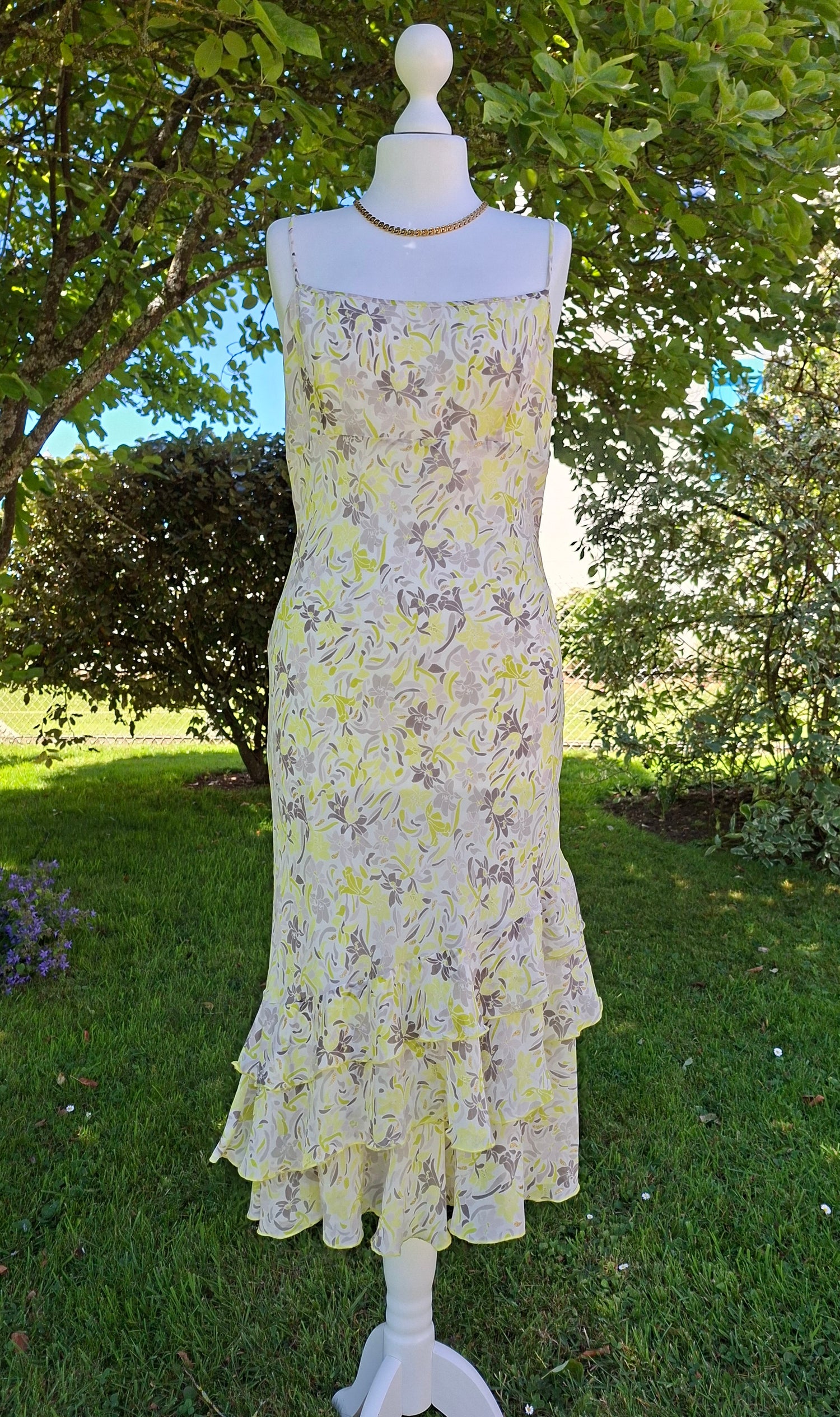 Robe en soie à fleurs