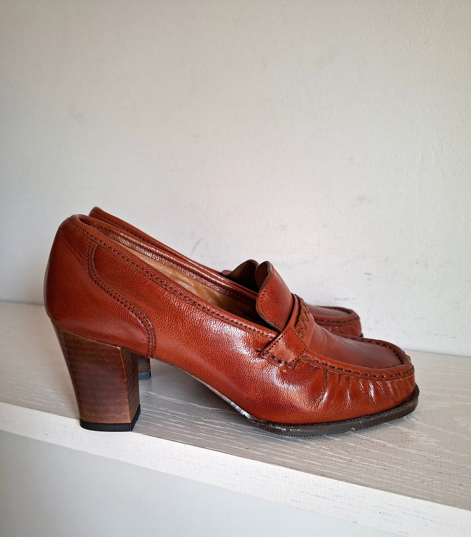 Mocassins à talons en cuir