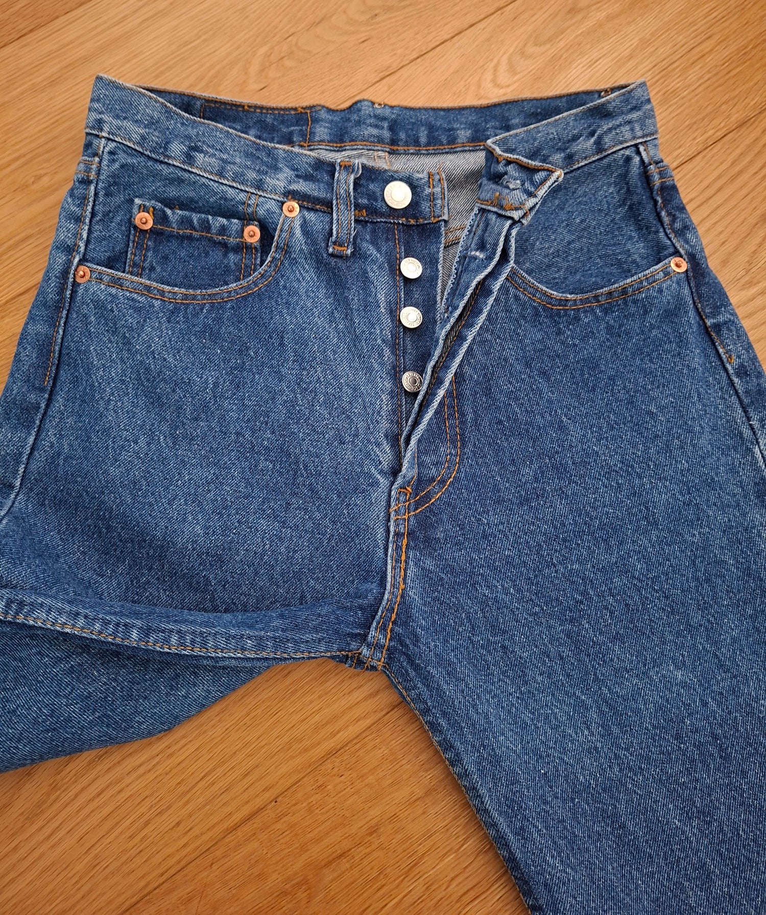 Jean Levi's 501 W27 L36
