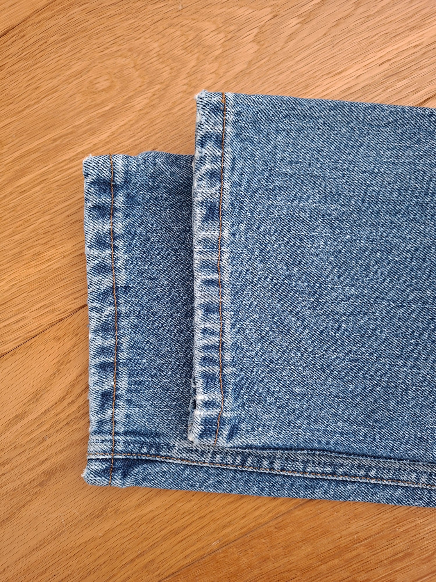 Jean Levi's 501 W27 L34