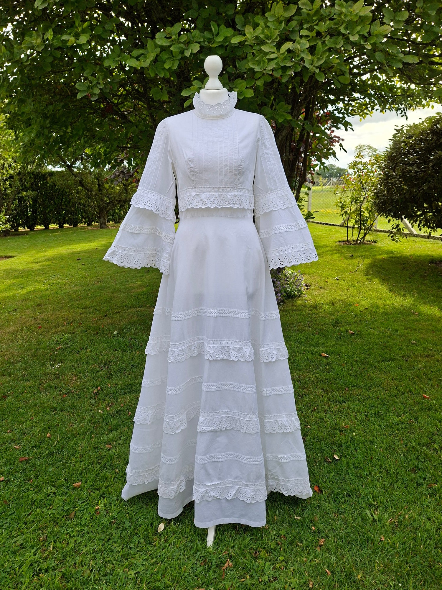 Robe longue en dentelle 70's