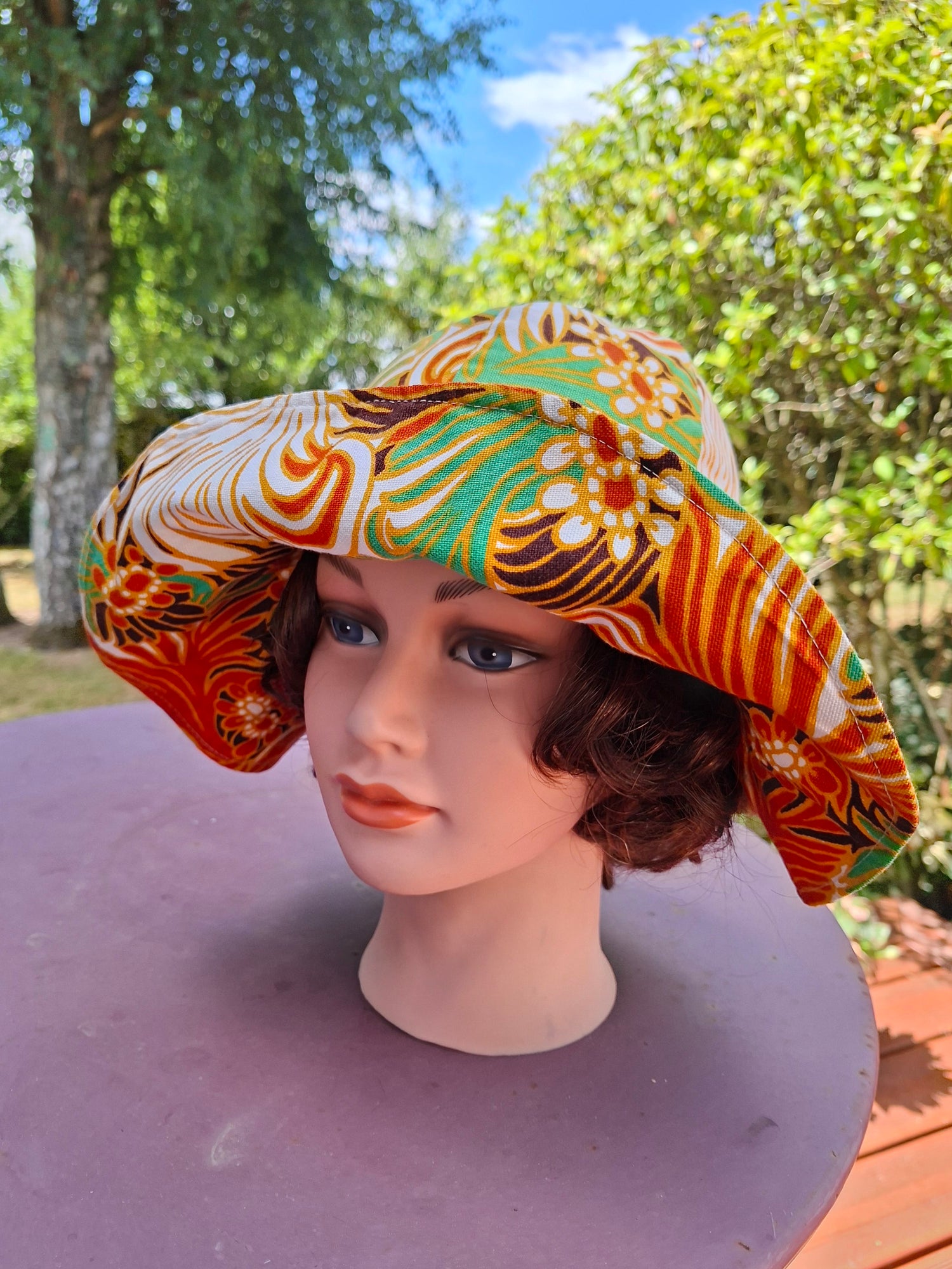 Bob à motif floral 70's