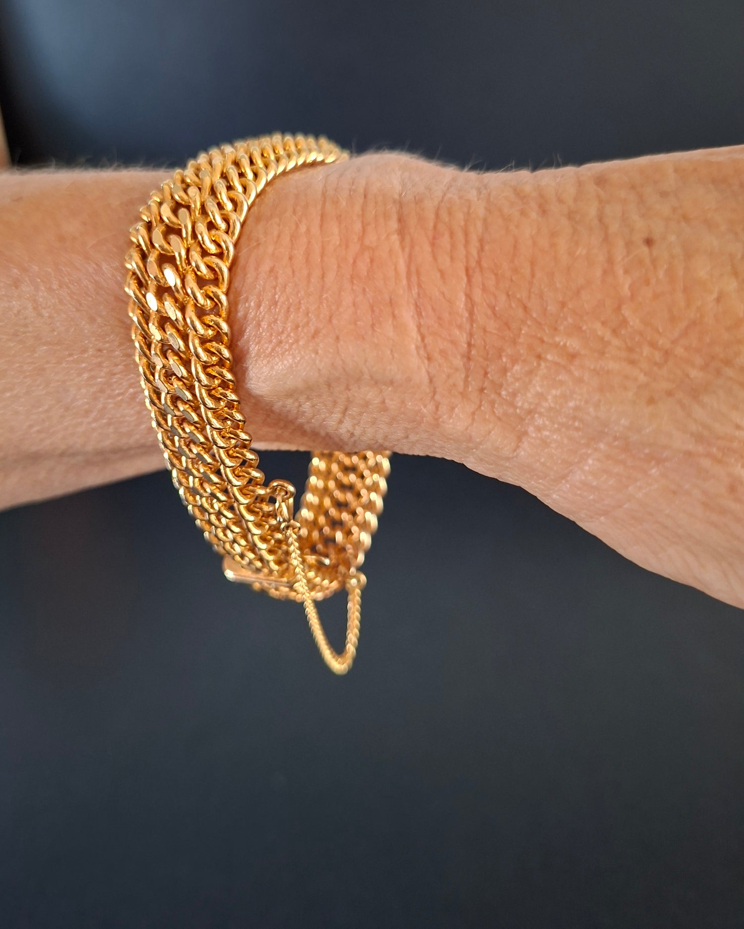 Bracelet en métal doré 60's