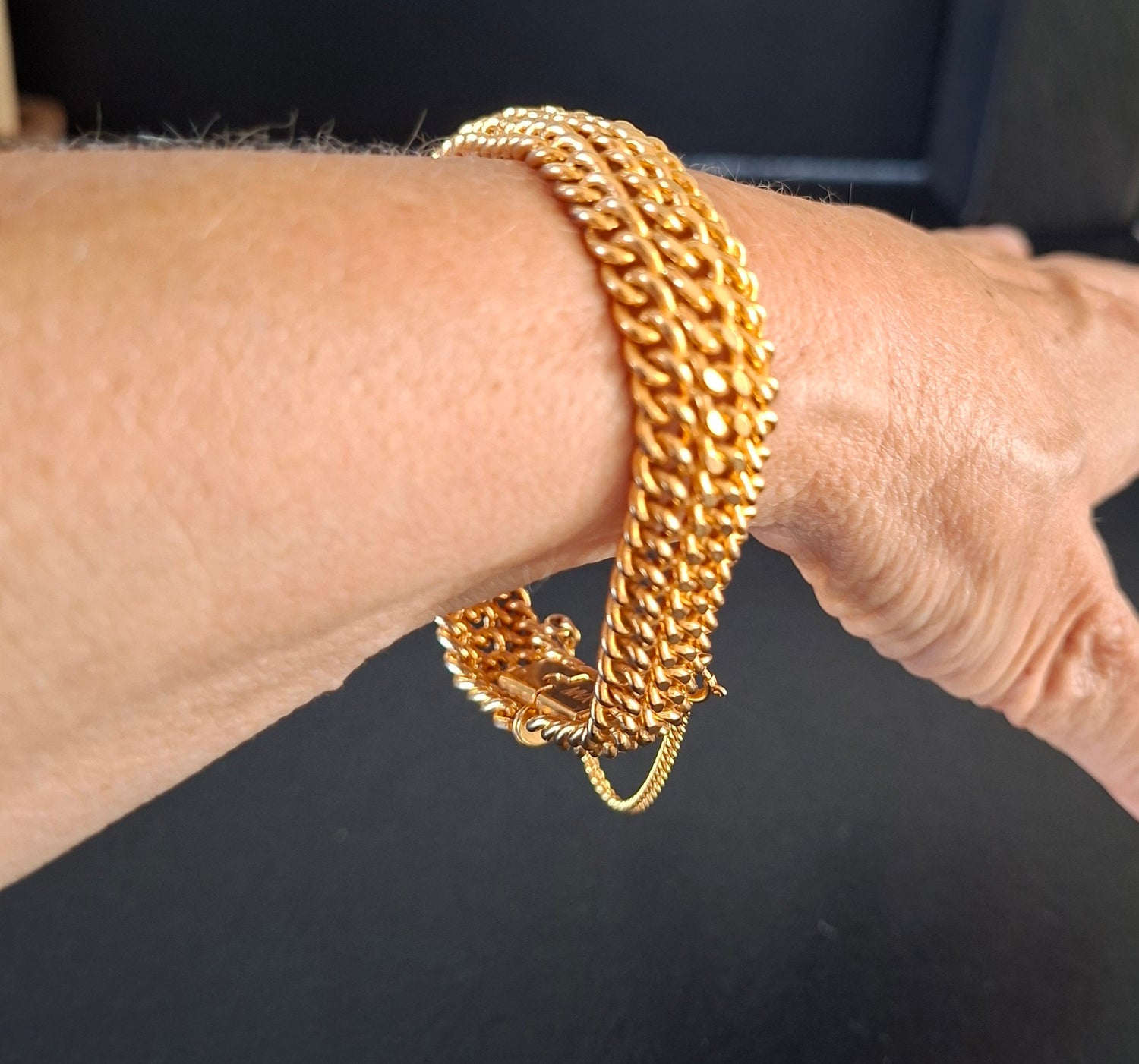 Bracelet en métal doré 60's