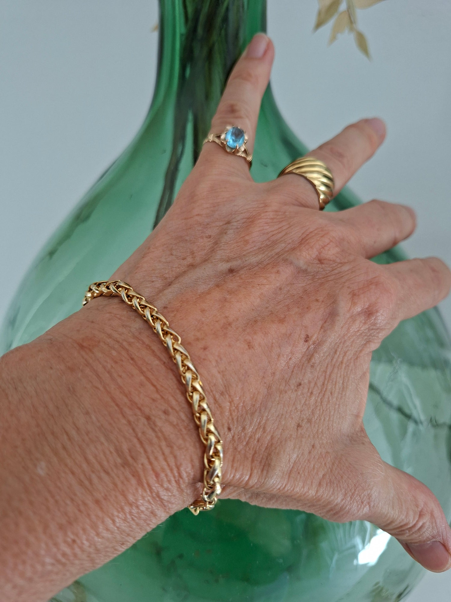 Bracelet en métal doré