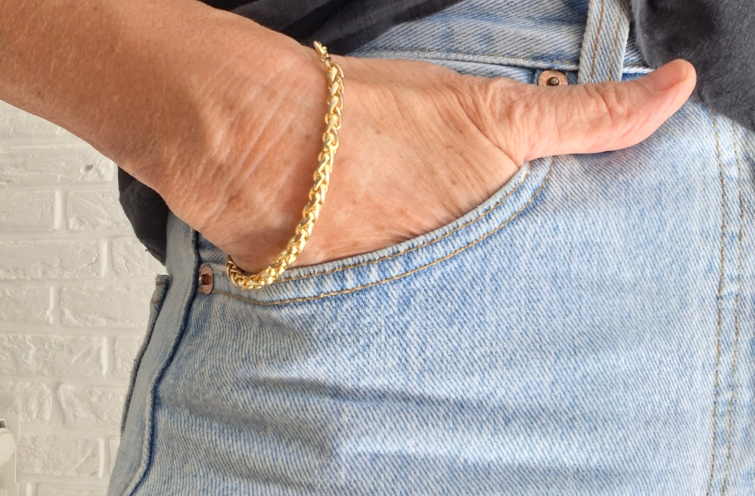 Bracelet en métal doré