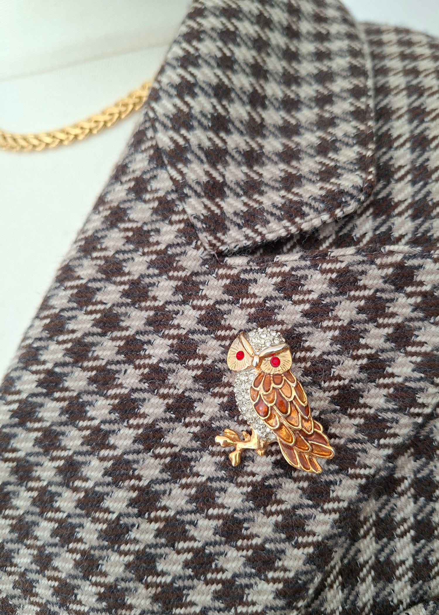 Broche hibou en métal doré