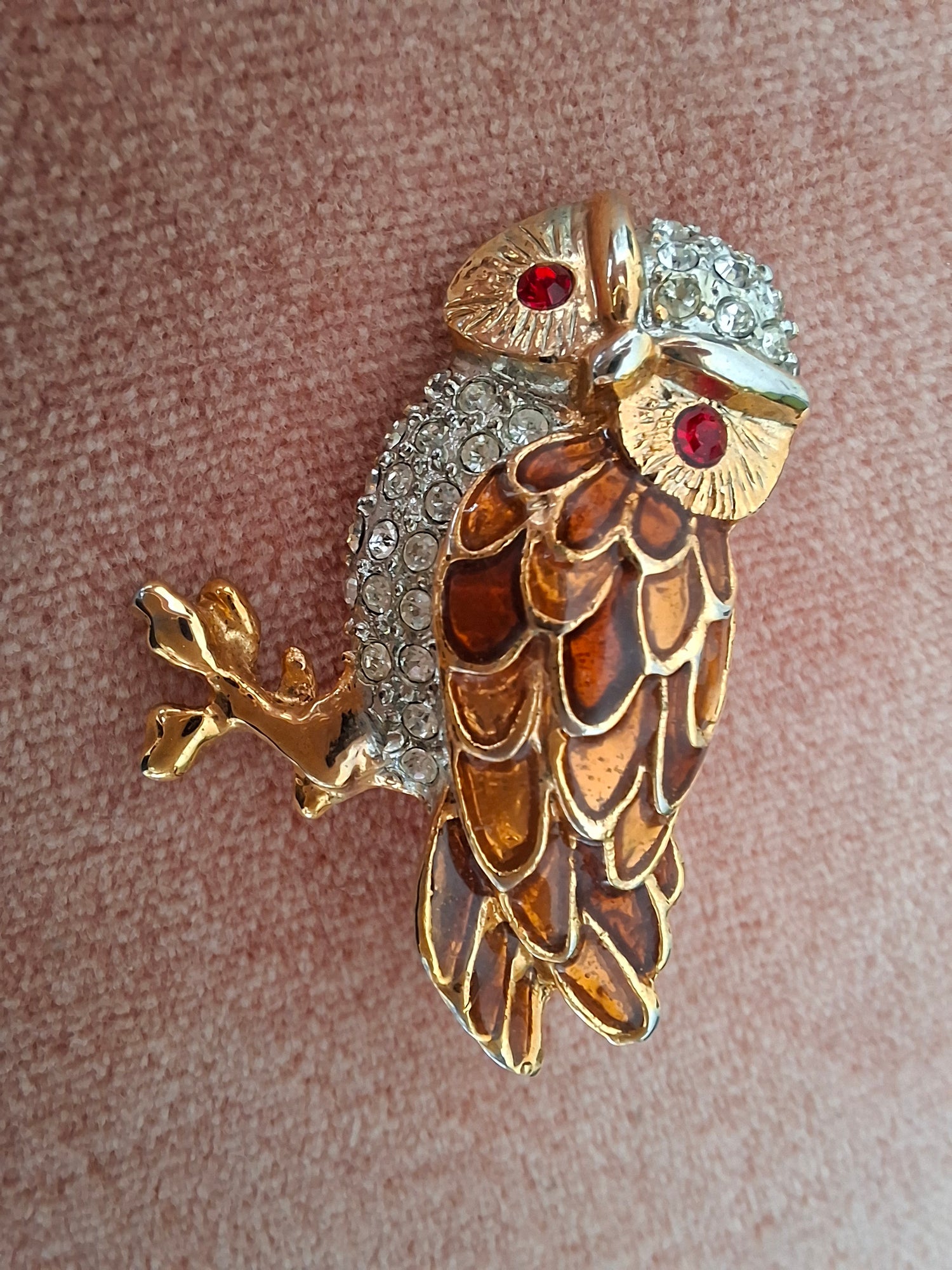 Broche hibou en métal doré