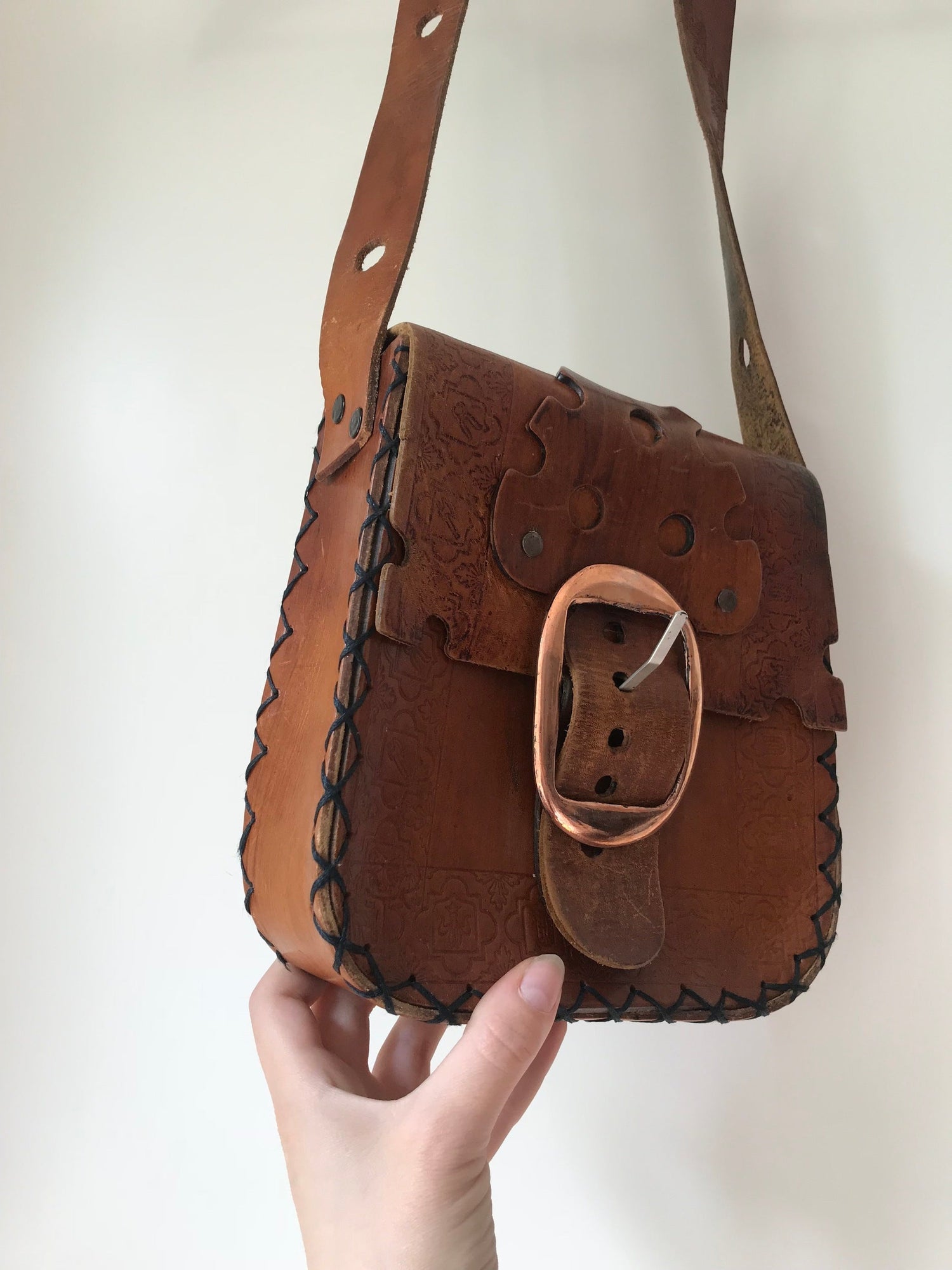 Leather shoulder bag
