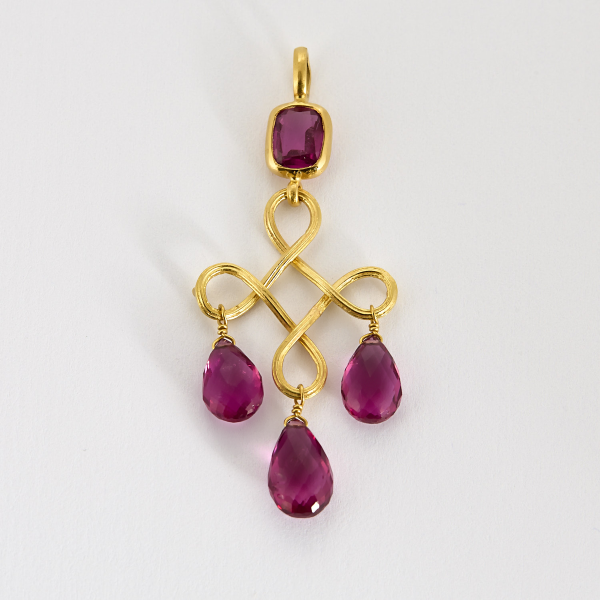 Marie Helene de Taillac - Pendentif girandole en or jaune et tourmaline rose