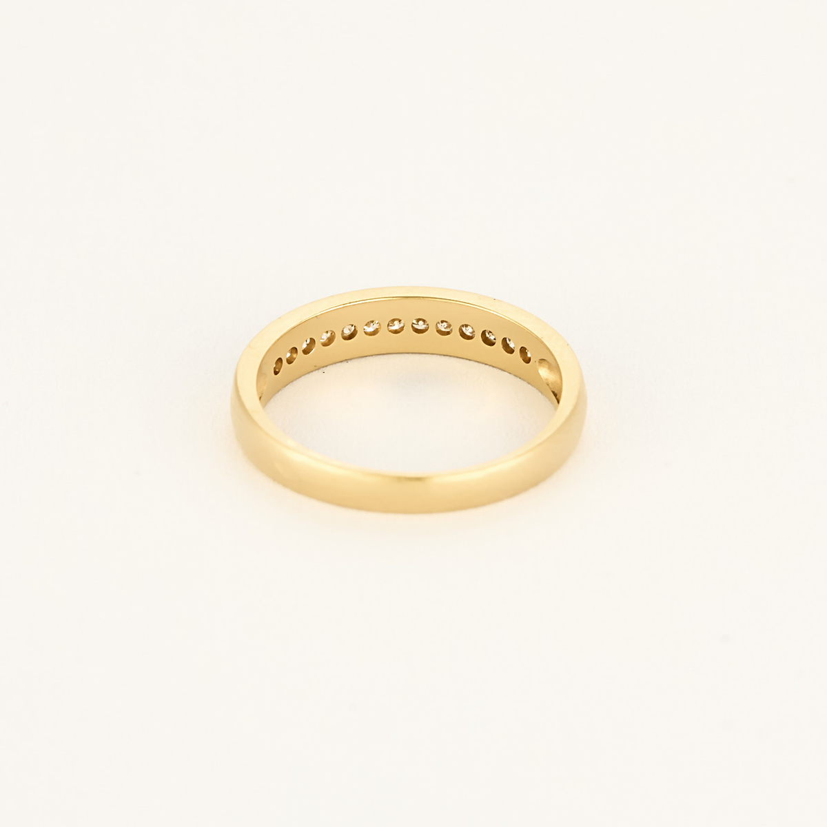 Fine Bague jonc or jaune et diamants