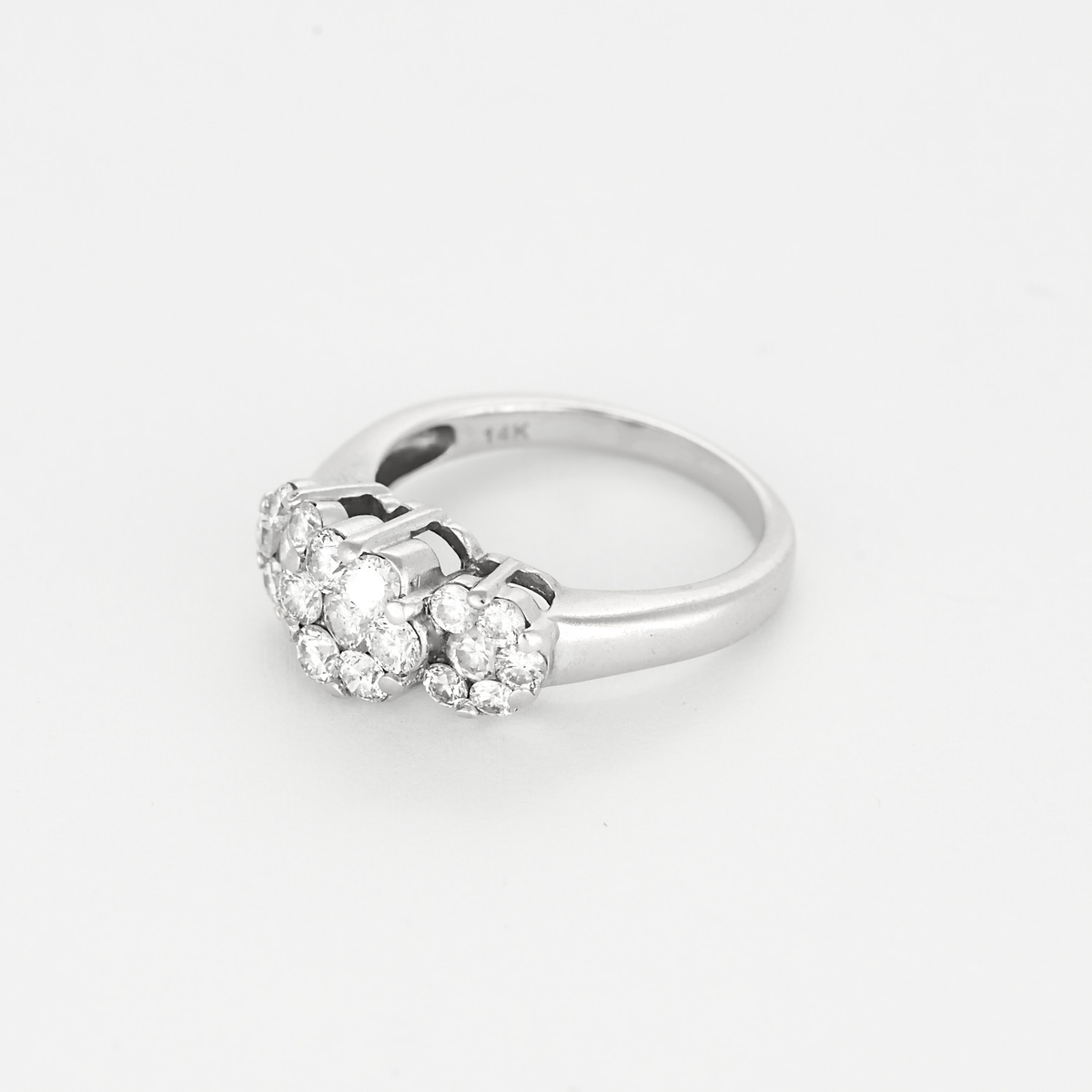 Bague "Fleurs" en or gris 14K et diamants