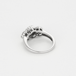 Bague "Fleurs" en or gris 14K et diamants