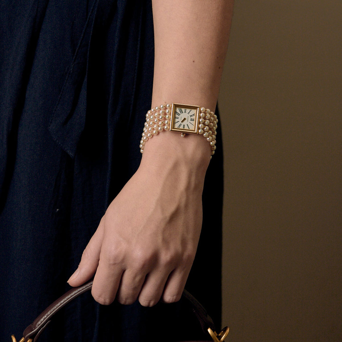CHANEL - Mademoiselle - Montre bijou or jaune et perles