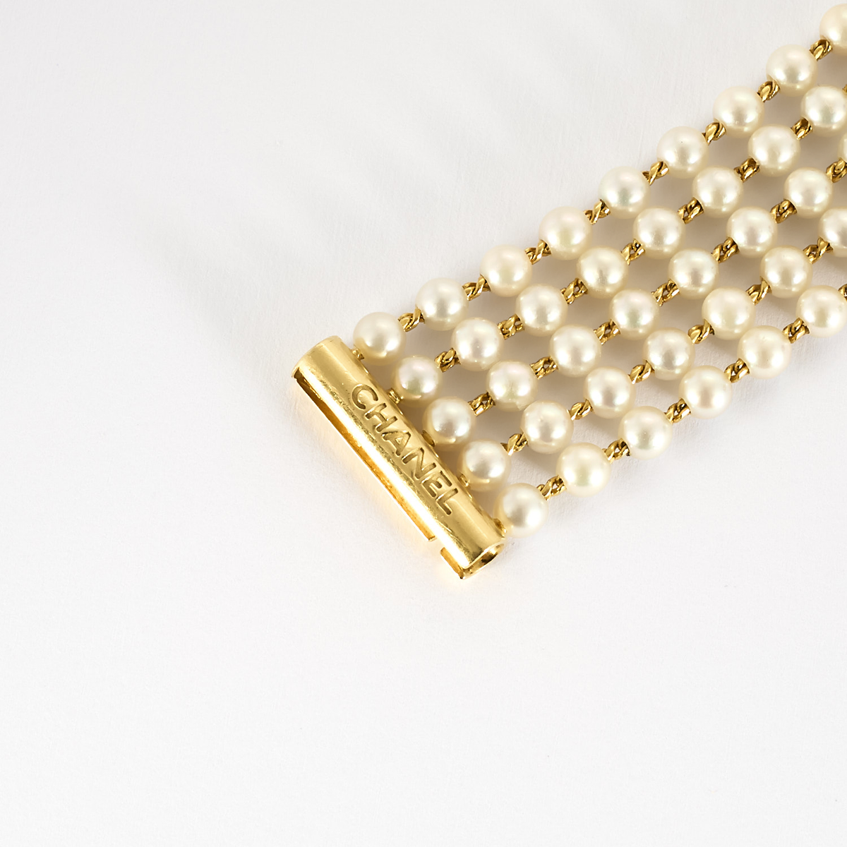 CHANEL - Mademoiselle - Montre bijou or jaune et perles