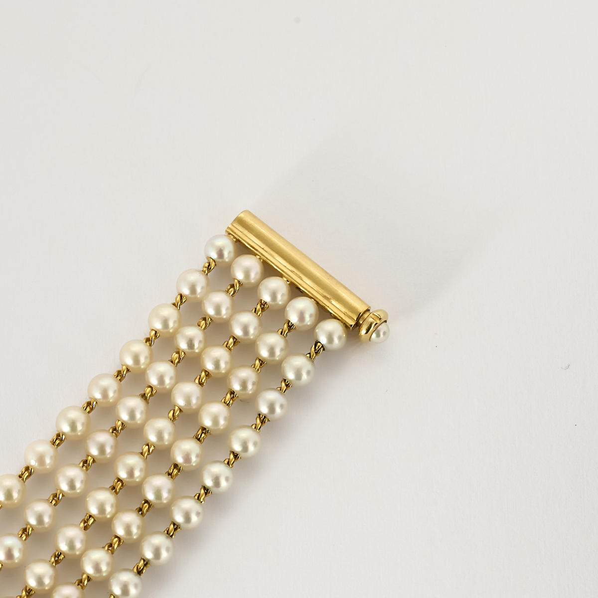 CHANEL - Mademoiselle - Montre bijou or jaune et perles