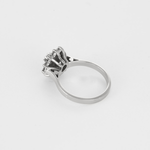 Bague marguerite en platine et or gris diamants