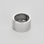 Bague bandeau en or blanc et diamants