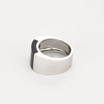 Artus Bertrand - Bague en or blanc et nacre