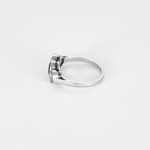 Bague en or gris, platine,  saphir et diamants