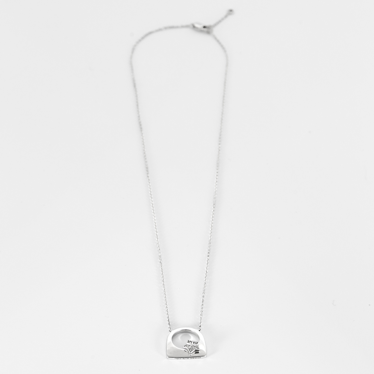 FRED - Success Chance Etoile - Collier en or gris et diamants