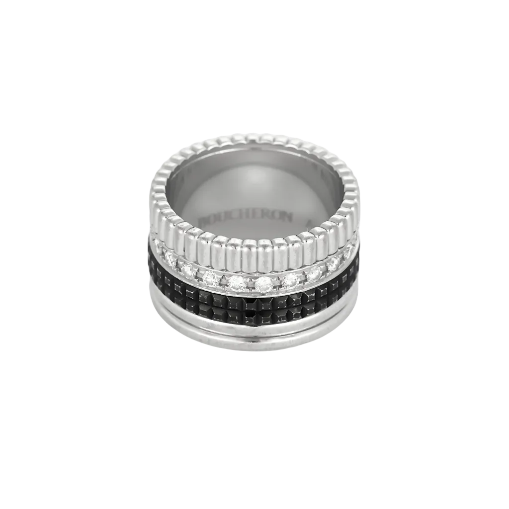 Bague Boucheron Quatre Black Edition grand modèle en or blanc, diamants et PVD noir.