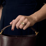 Bague cocktail en or gris quartz rutile dit cheveux de Vénus