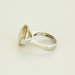 Bague cocktail en or gris quartz rutile dit cheveux de Vénus