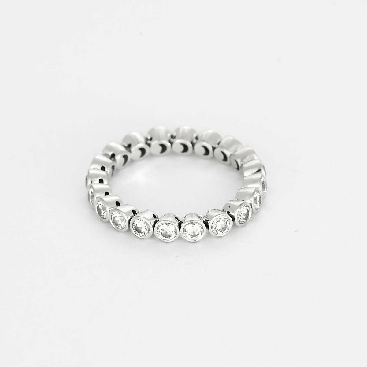DE BEERS - Alliance souple en or gris et diamants