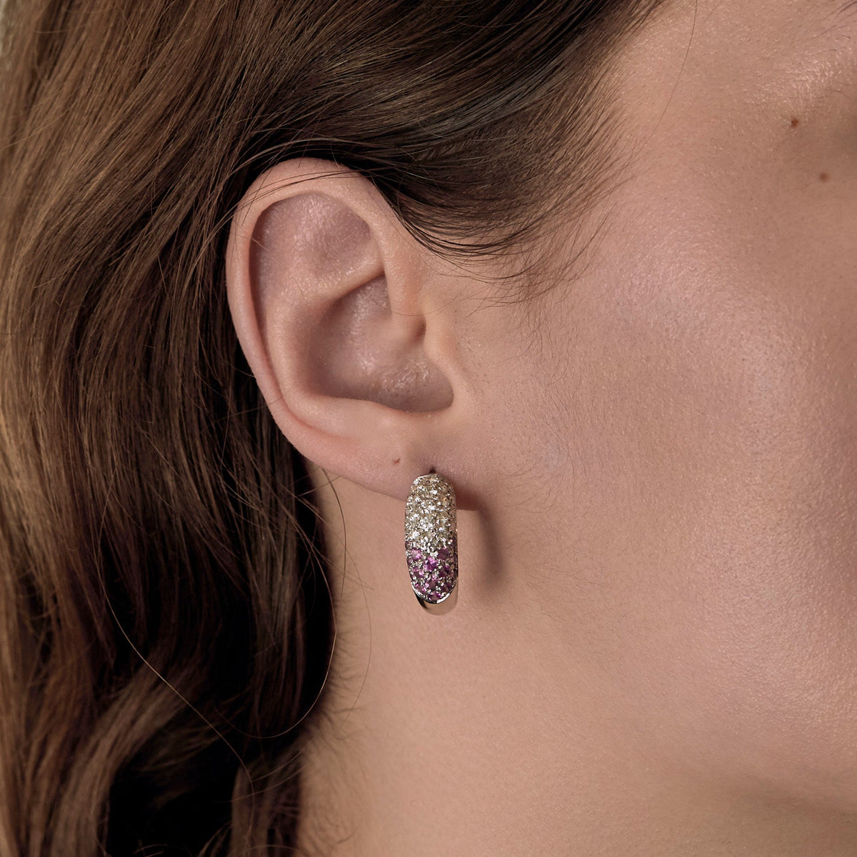 Boucles d'oreilles en or blanc, saphirs roses et diamants