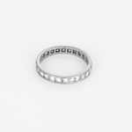 Alliance américaine en or gris et diamants