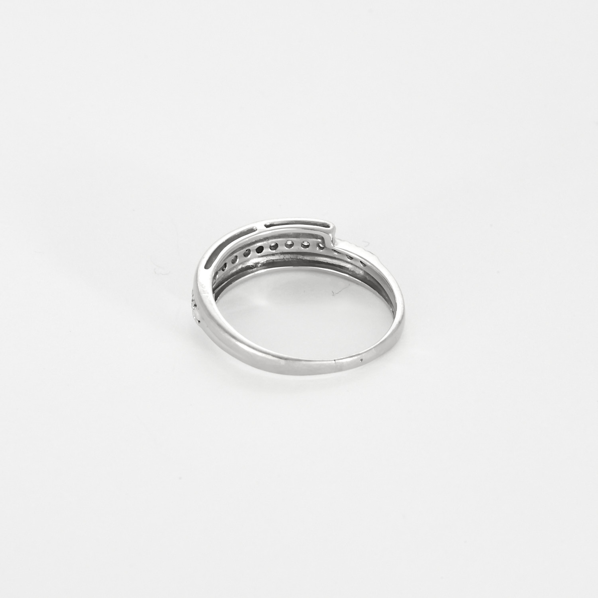 Demie Alliance en or gris et diamants