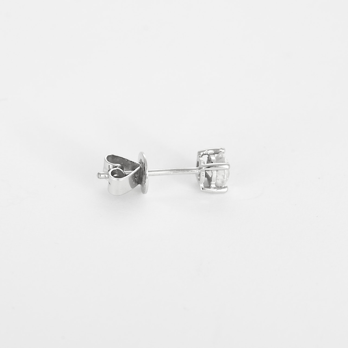 Paire de Boutons d'oreilles en or gris et diamant 0.35 carat environ