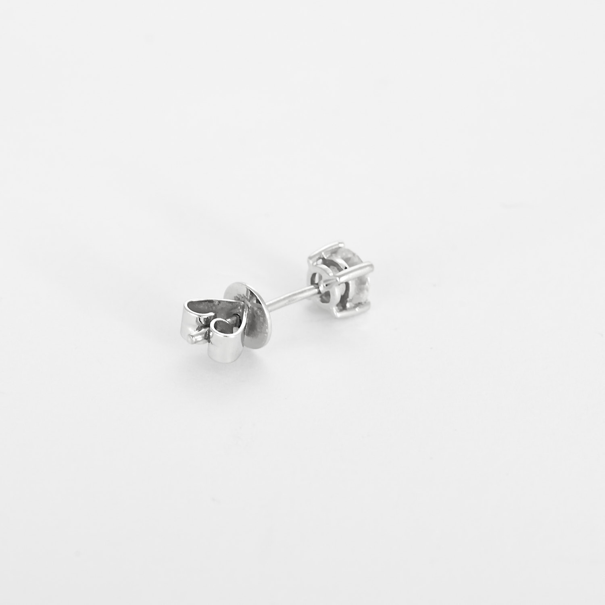 Paire de Boutons d'oreilles en or gris et diamant 0.35 carat environ