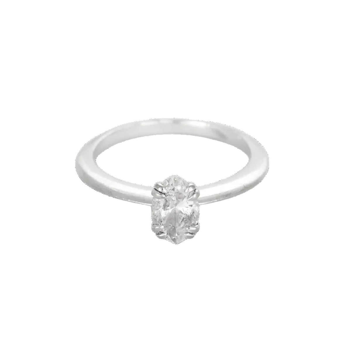 Bague solitaire en or gris et diamant navette 0.95 carat environ
