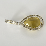 Paire de Pendants d'oreilles en or gris, quartz lemon et diamants