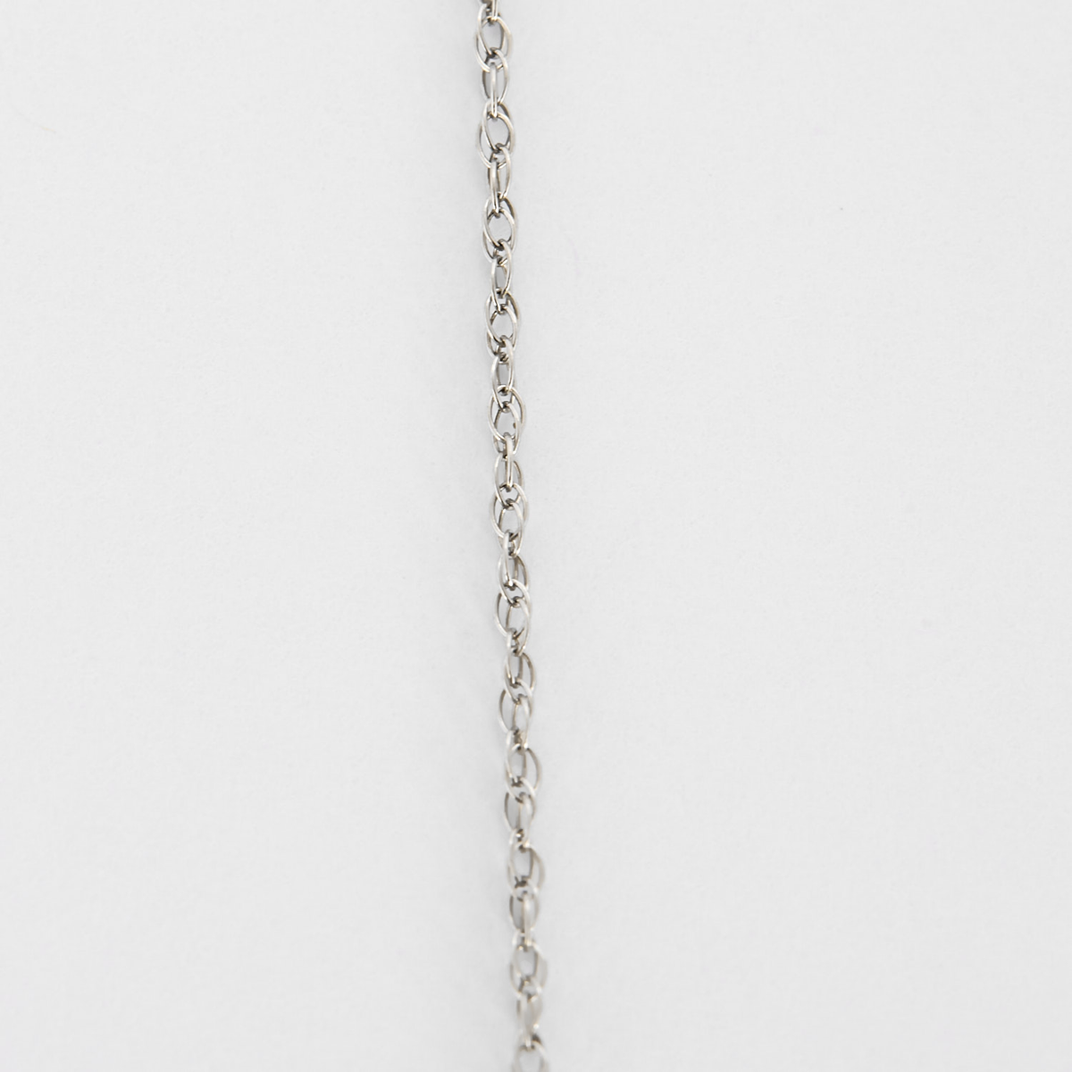 Collier en or gris et pendentif 14K diamants, améthyste, quartz et topaze bleu