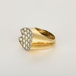 Bague type chevalière en platine, or jaune et diamants