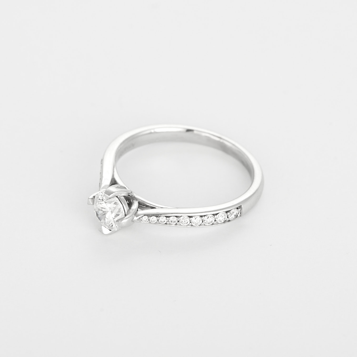 Solitaire en or blanc, diamants
