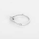 Solitaire en or blanc, diamants
