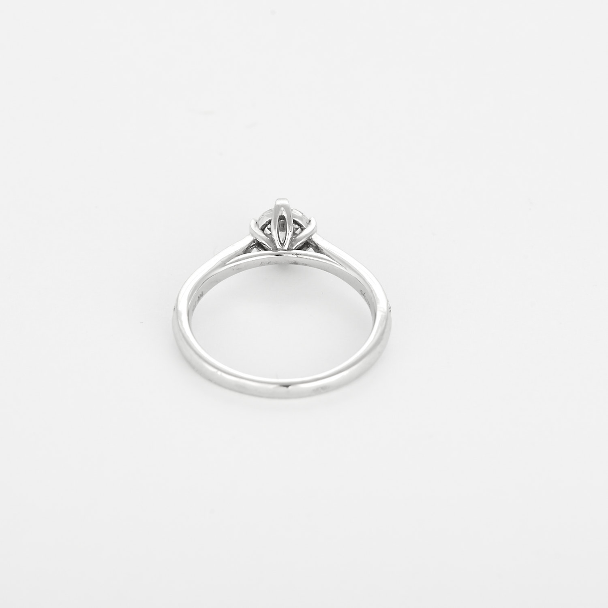 Solitaire en or blanc, diamants