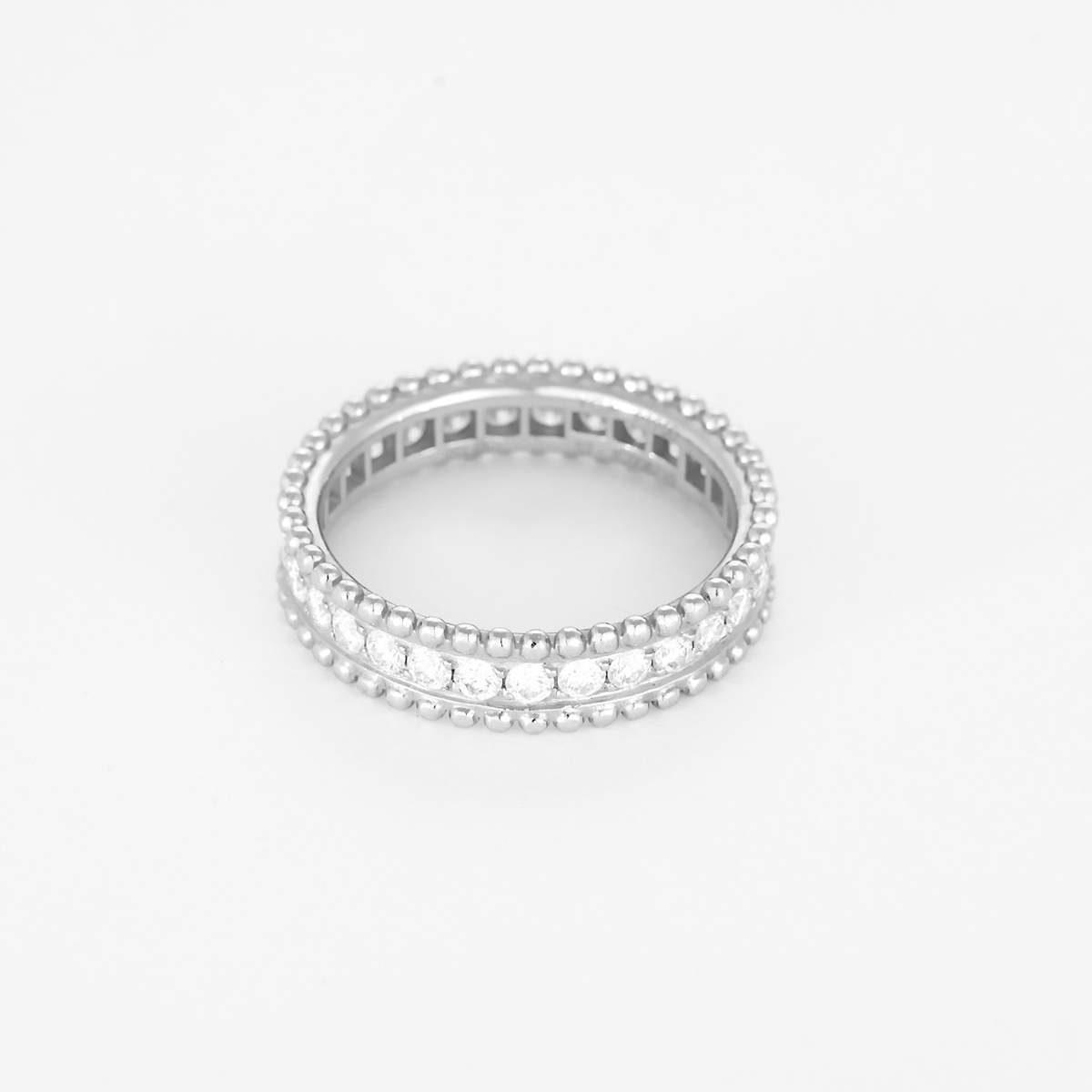 Van Cleef & Arpels - Perlée Diamants - Élégante bague en or blanc et diamants