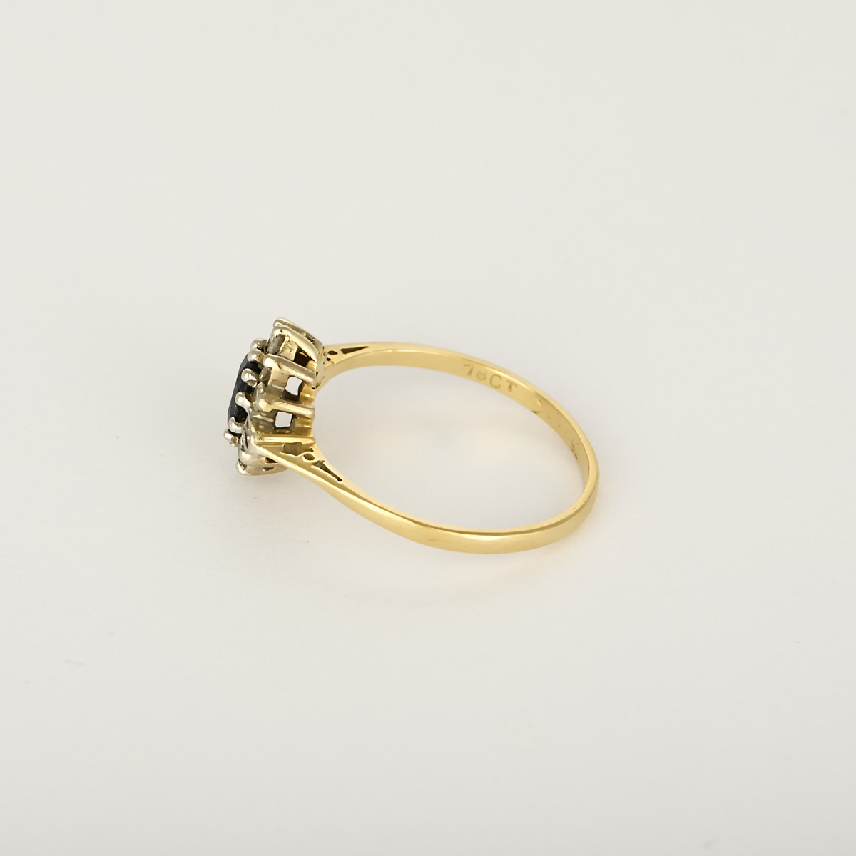 Bague marguerite en or jaune, or blanc, saphir et diamants