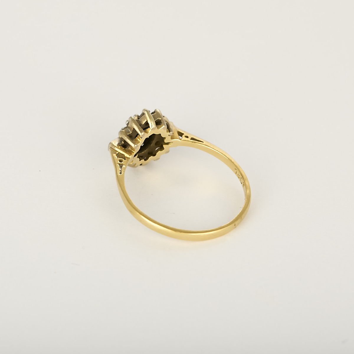 Bague marguerite en or jaune, or blanc, saphir et diamants