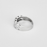 Bague bandeau en or gris et petits diamants