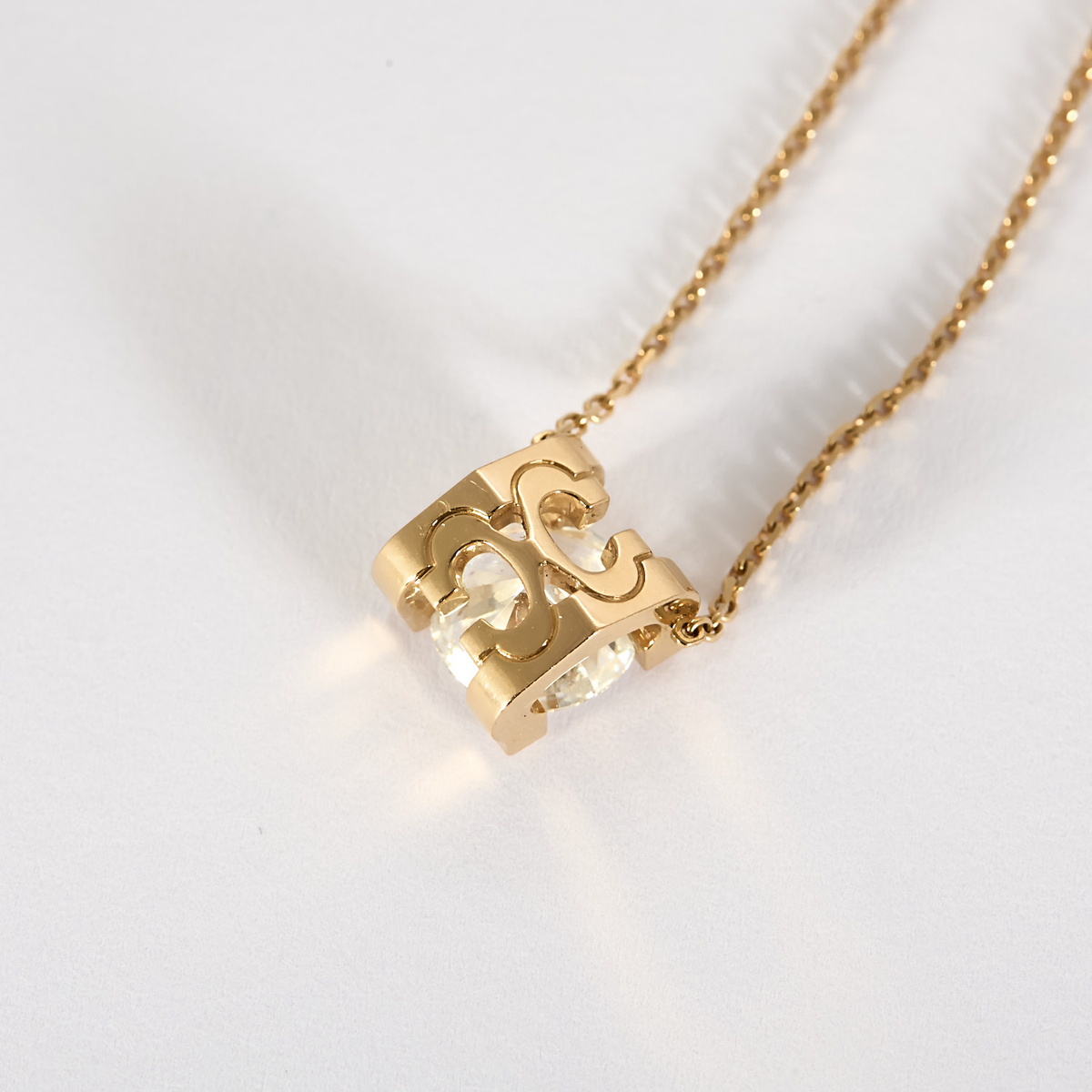 Cartier - C de Cartier - Collier en or jaune et diamant 1,30 carat