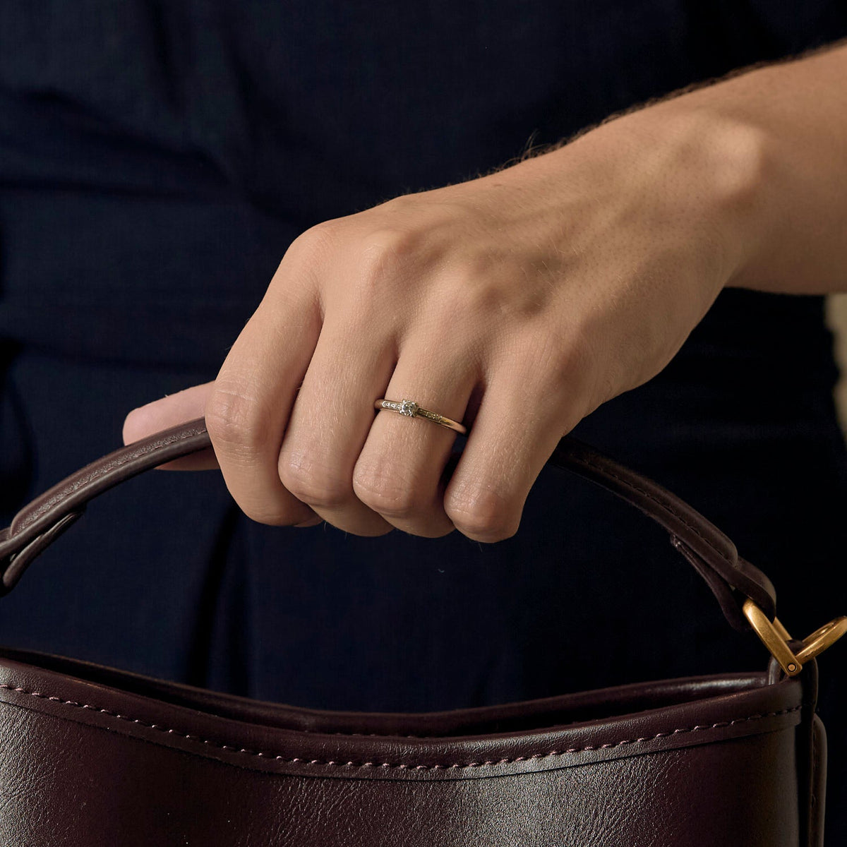 MAUBOUSSIN - Solitaire en or gris 18K